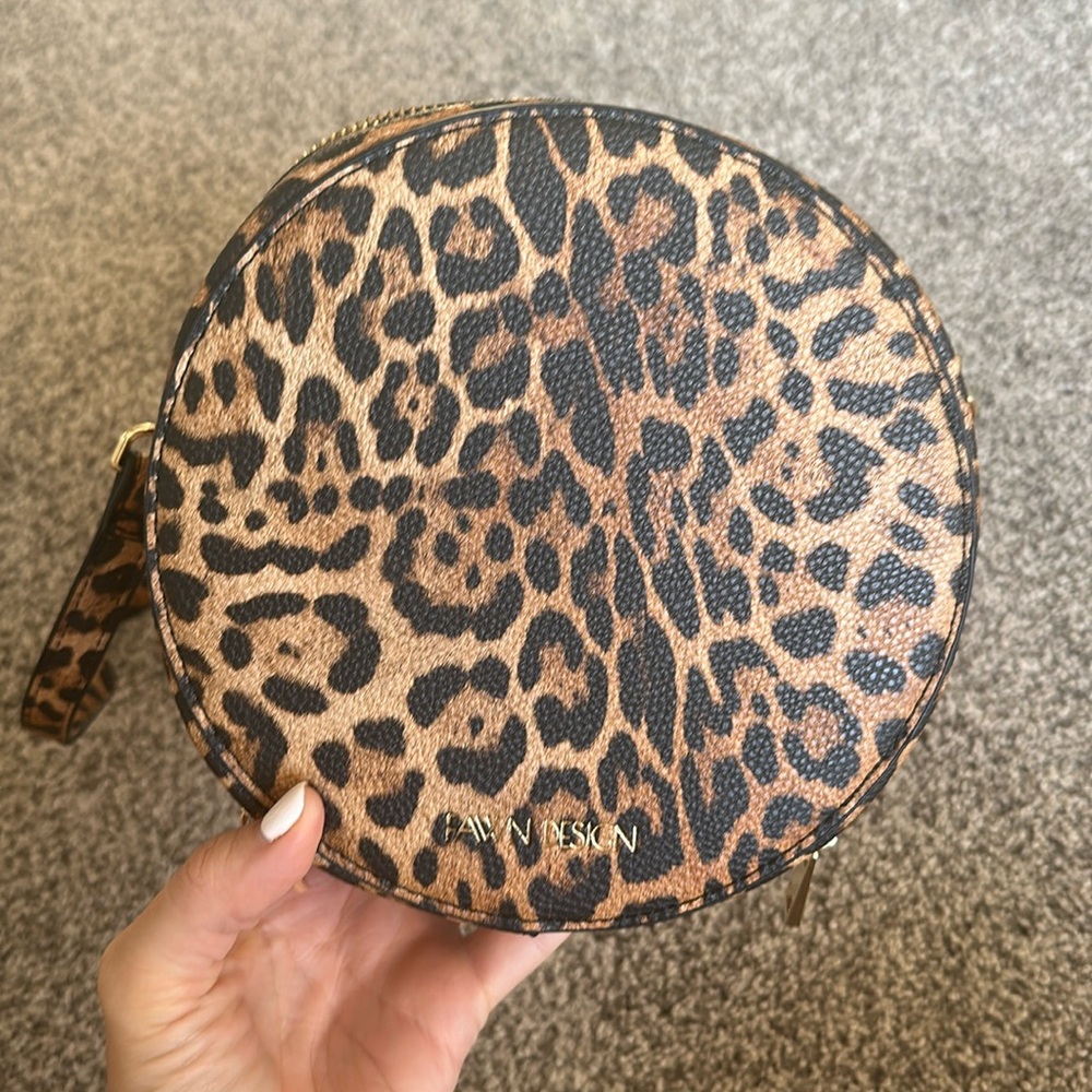 Leopard Print Fawn Design Circle Purse